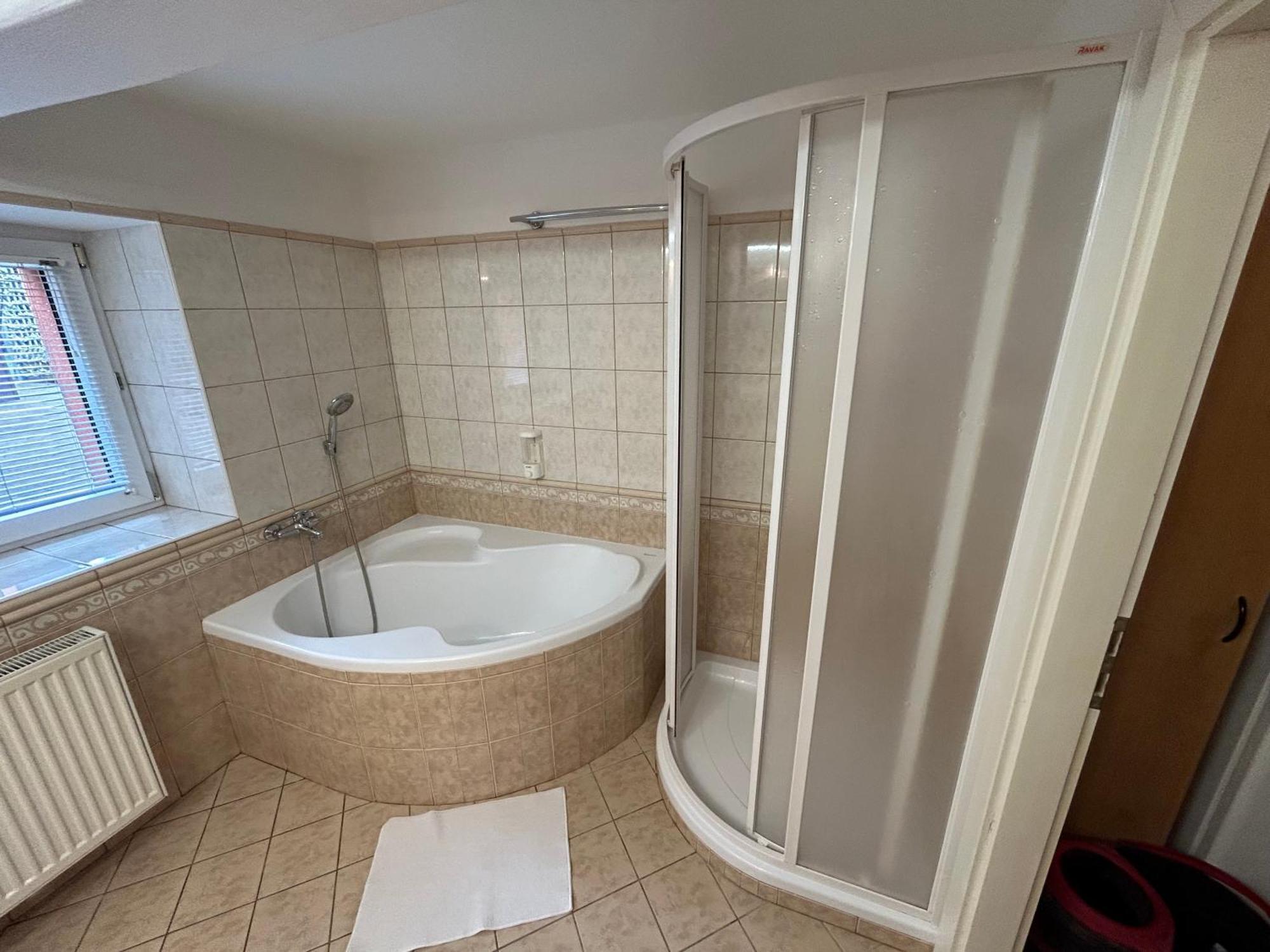 Apartmany U Kubiku Hradec Králové Quarto foto